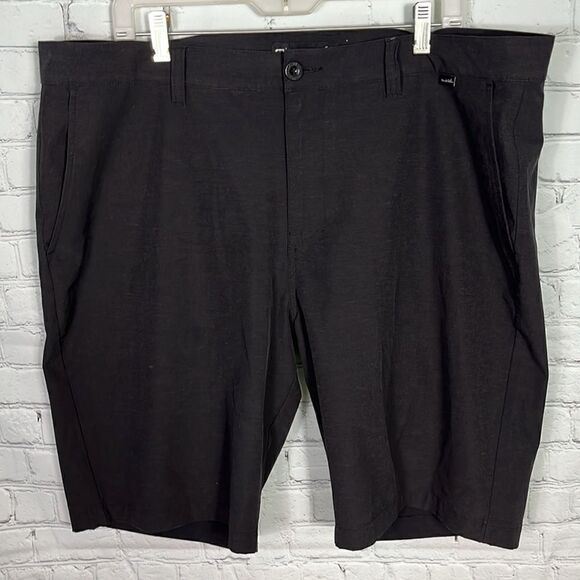TRAVIS MATTHEW MENS GOLF SHORTS BLACK SIZE 40 - Picture 1 of 6